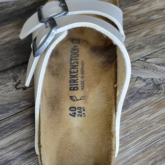 Birkenstock White Arizona Slide Sandal - Women's EU 40 Used Good Condition. - Picture 6 of 6